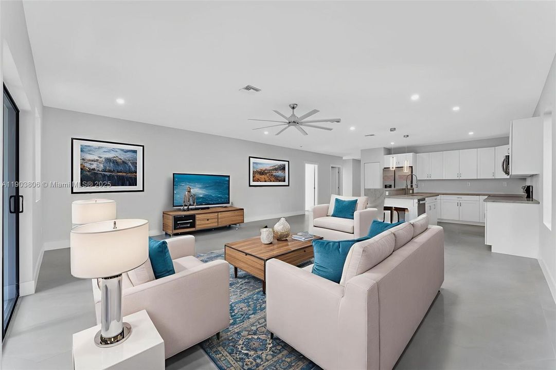 Recently Sold: $589,999 (4 beds, 3 baths, 1811 Square Feet)