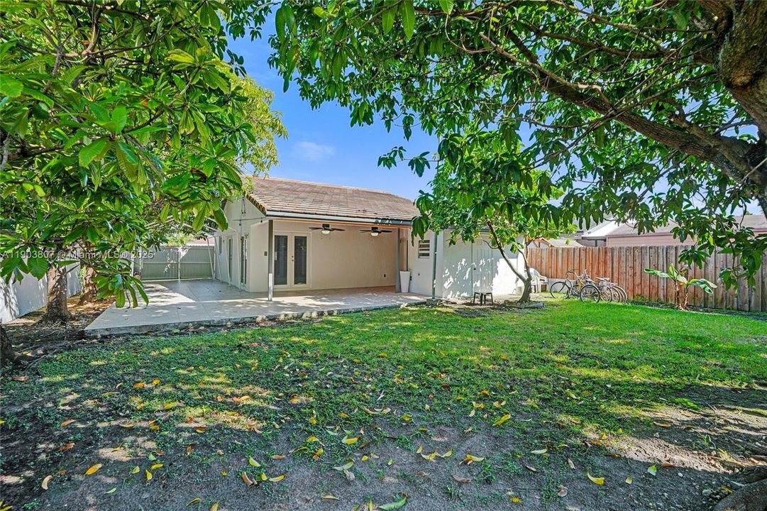 For Sale: $589,000 (3 beds, 2 baths, 1225 Square Feet)