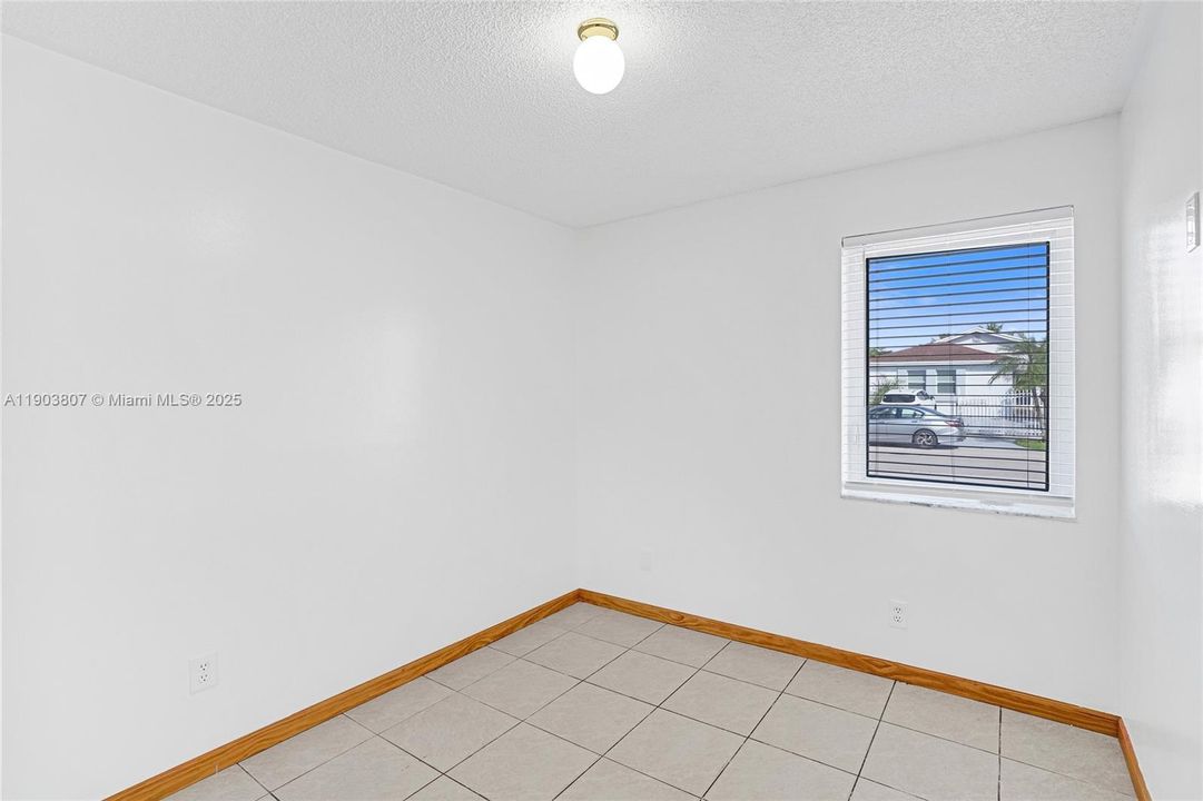 For Sale: $589,000 (3 beds, 2 baths, 1225 Square Feet)