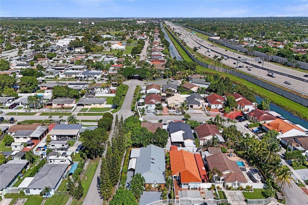 For Sale: $589,000 (3 beds, 2 baths, 1225 Square Feet)