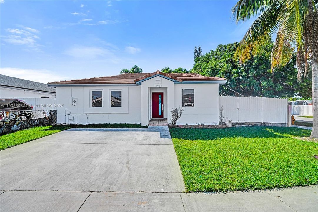 For Sale: $589,000 (3 beds, 2 baths, 1225 Square Feet)