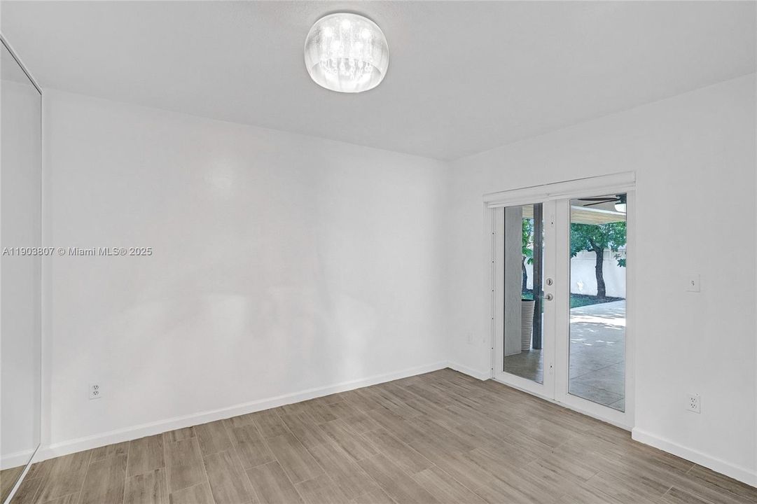 For Sale: $589,000 (3 beds, 2 baths, 1225 Square Feet)