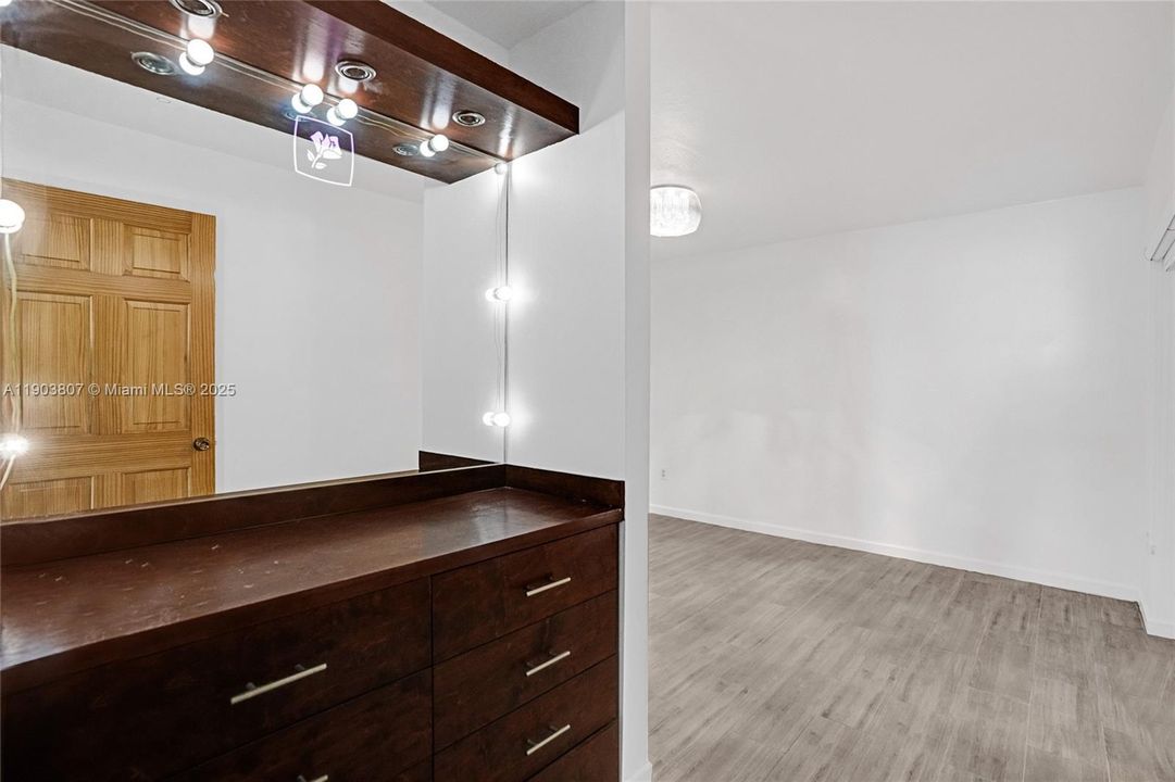 For Sale: $589,000 (3 beds, 2 baths, 1225 Square Feet)