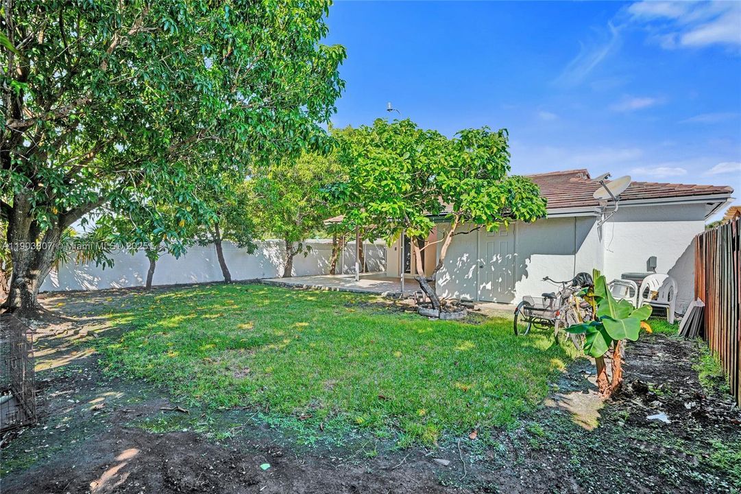 For Sale: $589,000 (3 beds, 2 baths, 1225 Square Feet)
