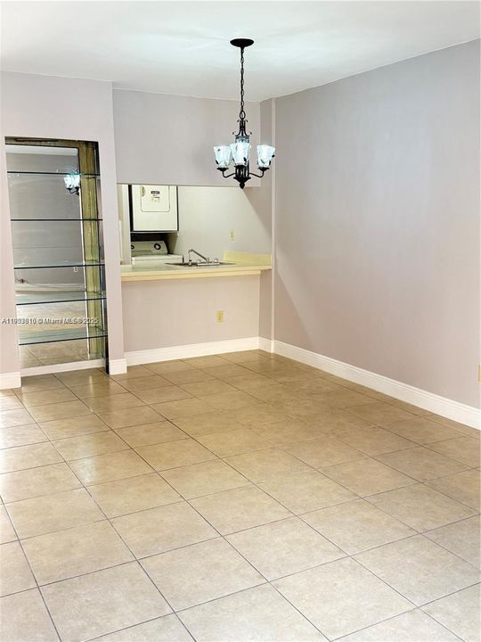 Recently Rented: $1,800 (1 beds, 1 baths, 725 Square Feet)