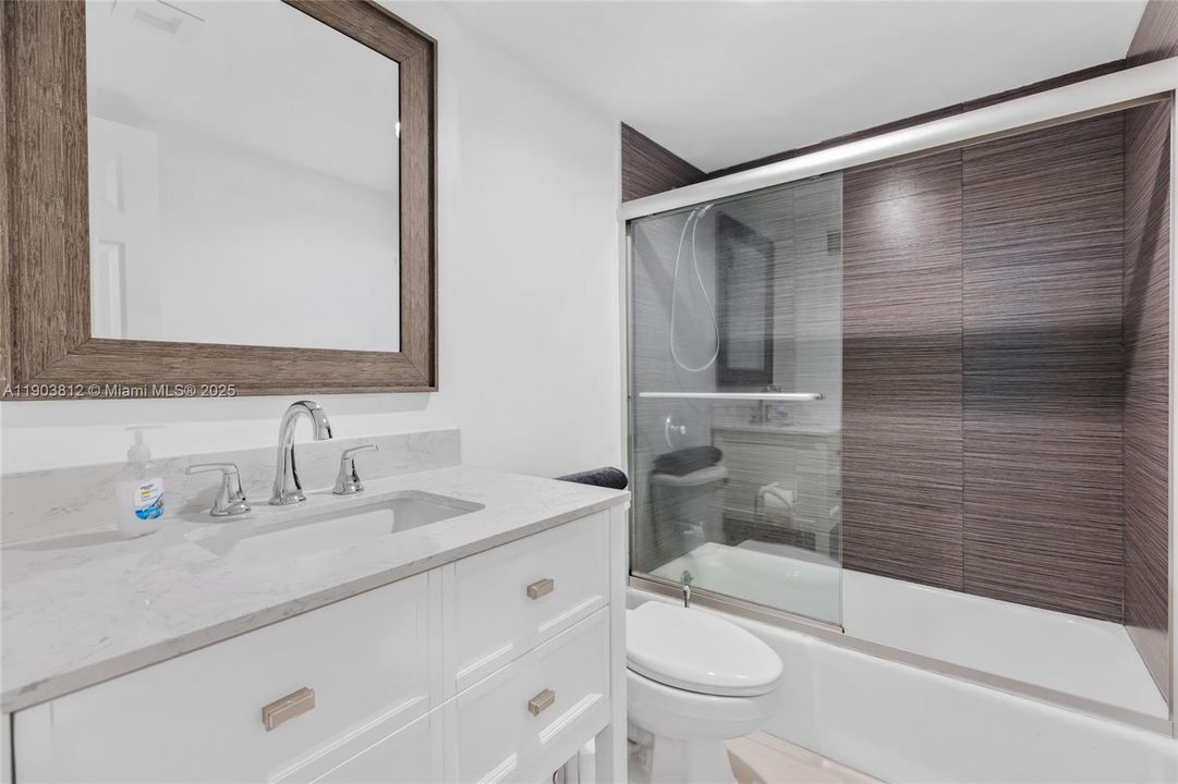 Recently Sold: $669,000 (2 beds, 1 baths, 1236 Square Feet)