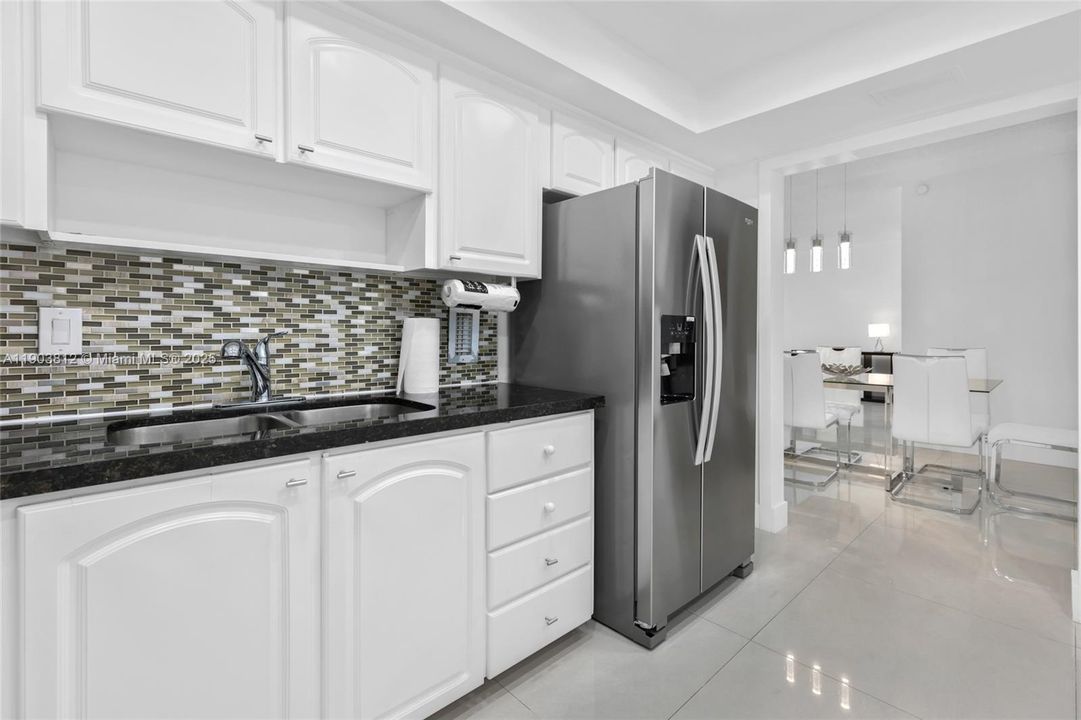 Recently Sold: $669,000 (2 beds, 1 baths, 1236 Square Feet)