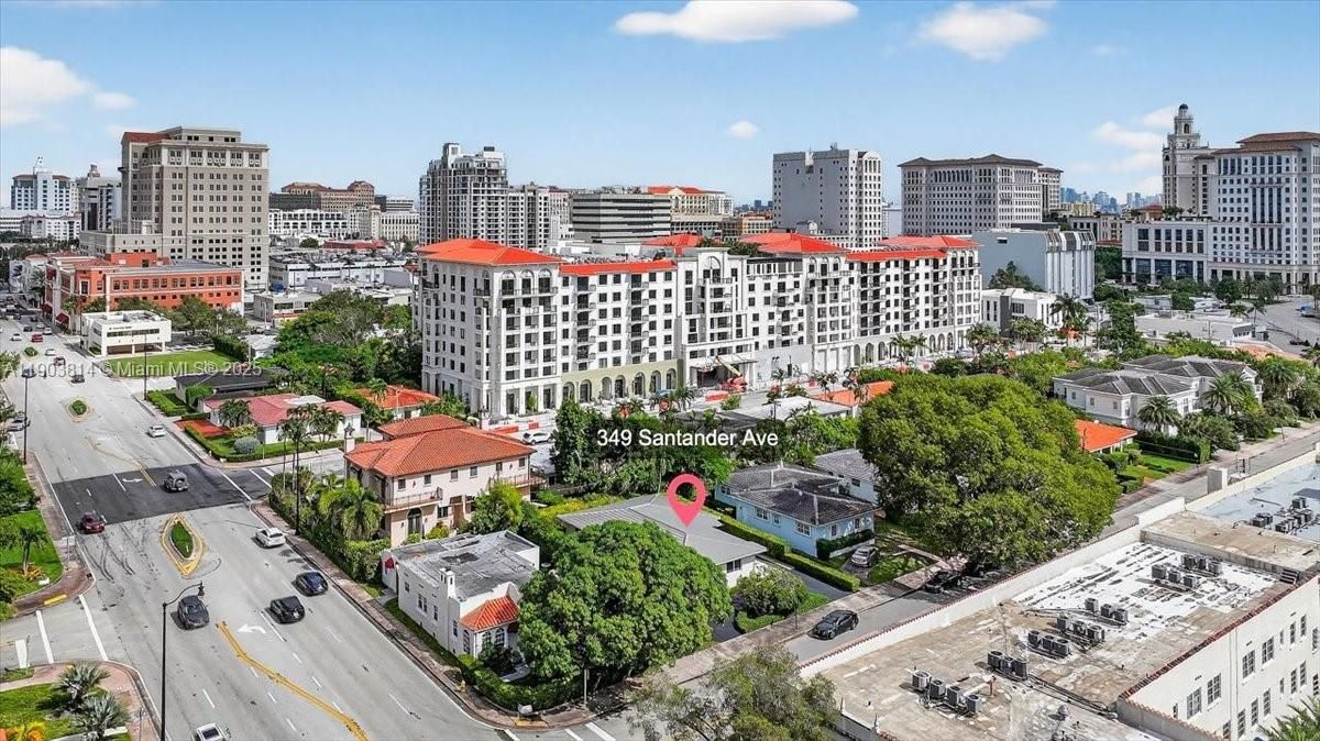 合同活跃: $2,850 (2 贝兹, 1 浴室, 1000 平方英尺)