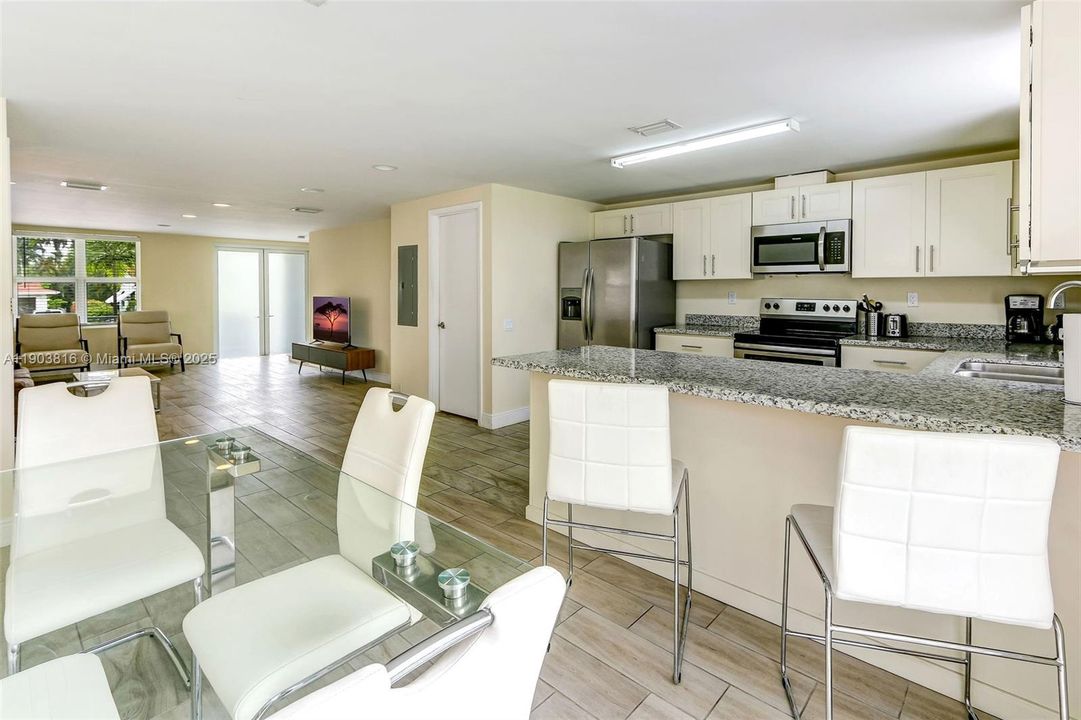 Recently Rented: $3,900 (3 beds, 2 baths, 3240 Square Feet)