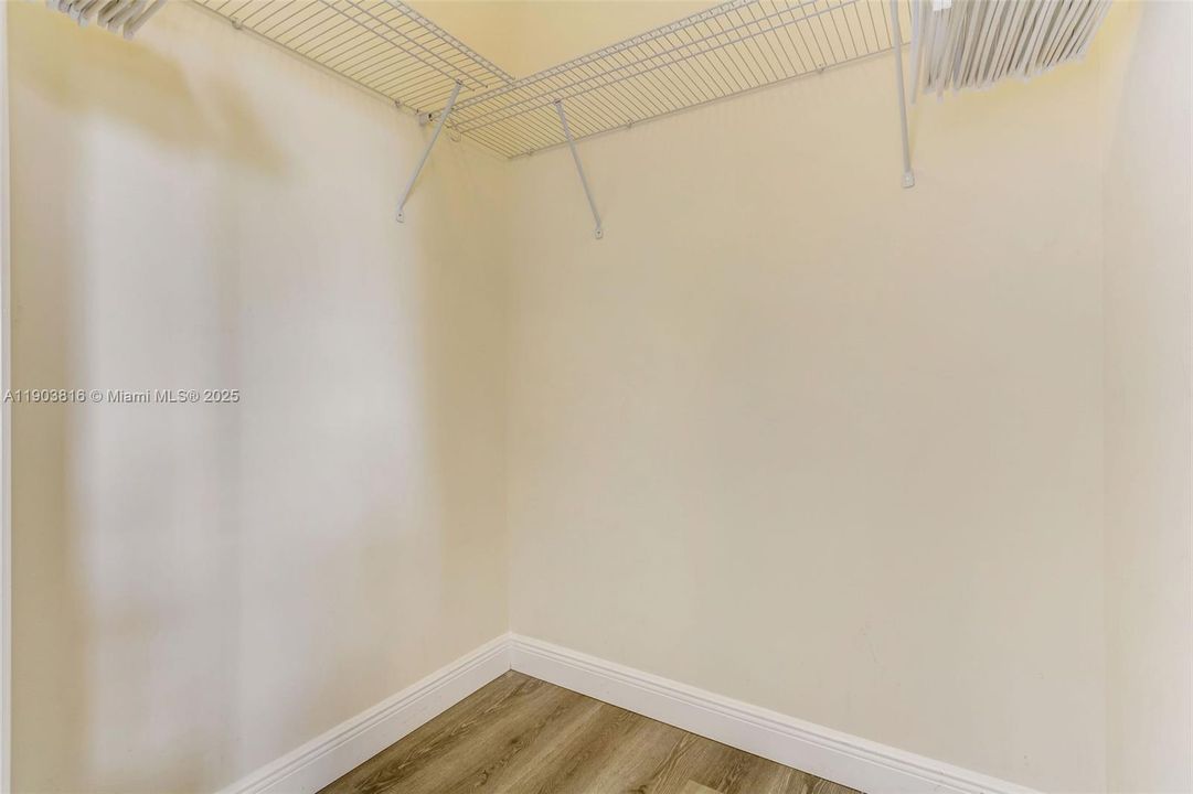 Recently Rented: $3,900 (3 beds, 2 baths, 3240 Square Feet)