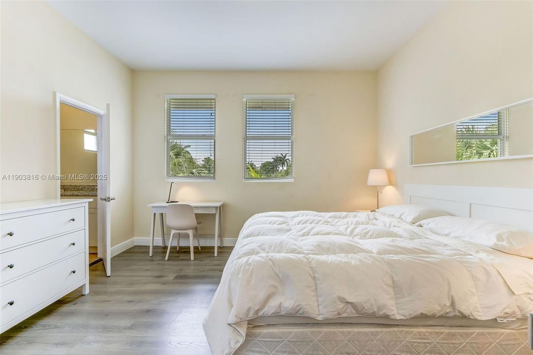 Recently Rented: $3,900 (3 beds, 2 baths, 3240 Square Feet)