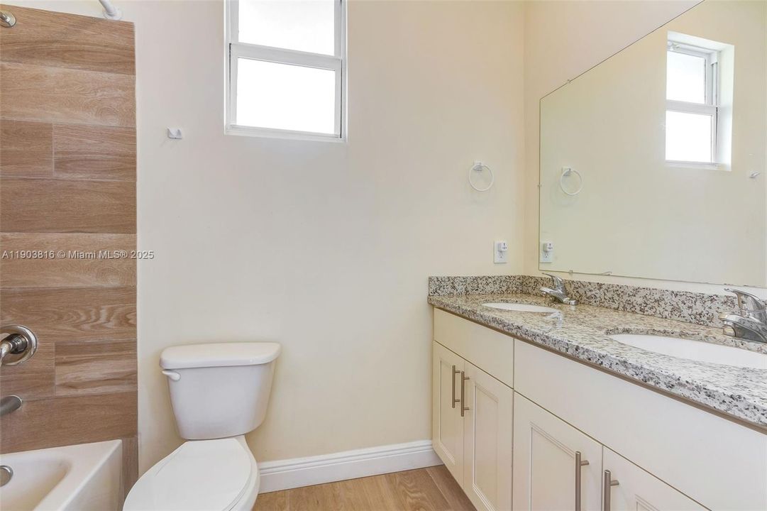 Recently Rented: $3,900 (3 beds, 2 baths, 3240 Square Feet)