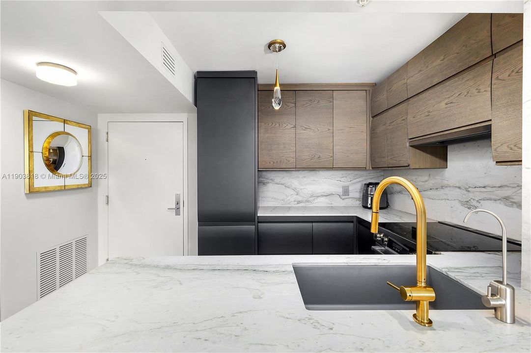 En Venta: $839,000 (1 camas, 1 baños, 820 Pies cuadrados)