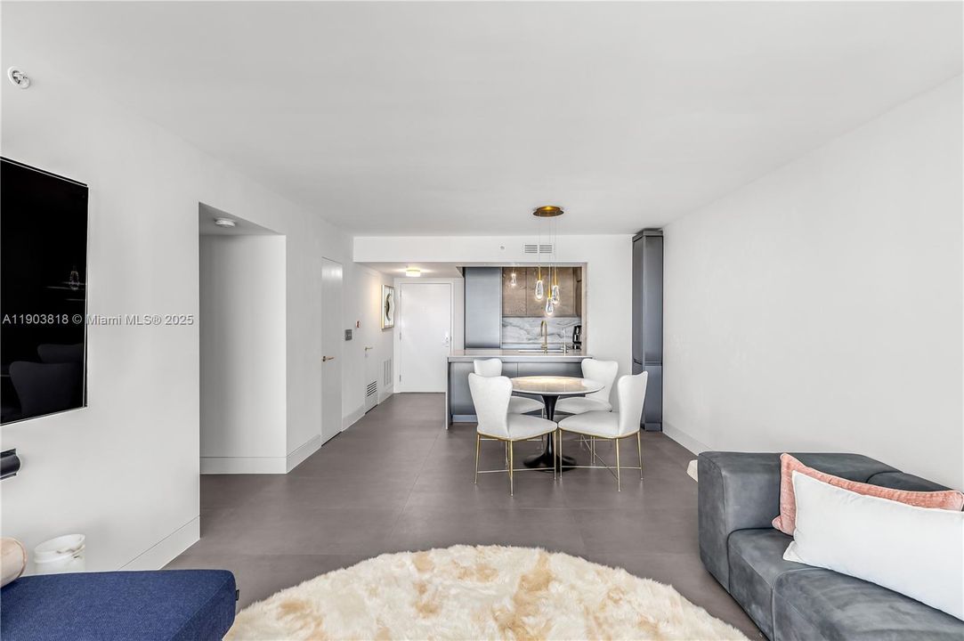 En Venta: $839,000 (1 camas, 1 baños, 820 Pies cuadrados)