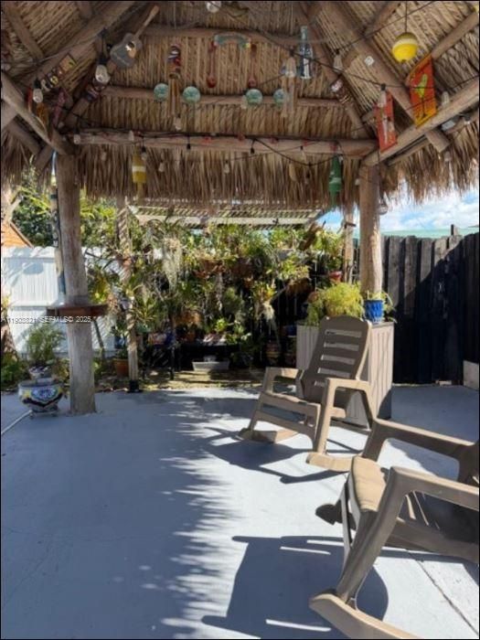 For Sale: $679,000 (3 beds, 2 baths, 1304 Square Feet)