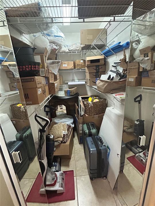 For Sale: $679,000 (3 beds, 2 baths, 1304 Square Feet)