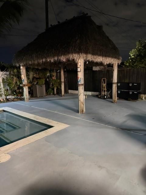 For Sale: $679,000 (3 beds, 2 baths, 1304 Square Feet)