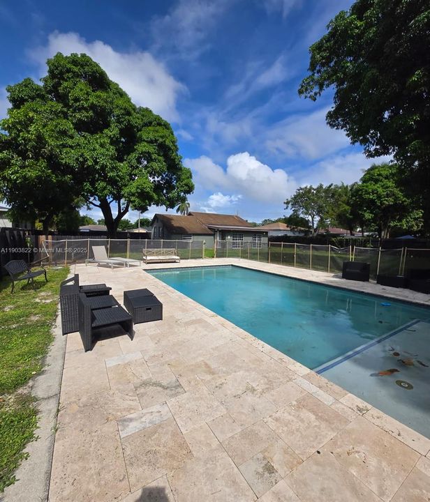 For Rent: $3,000 (2 beds, 1 baths, 1430 Square Feet)