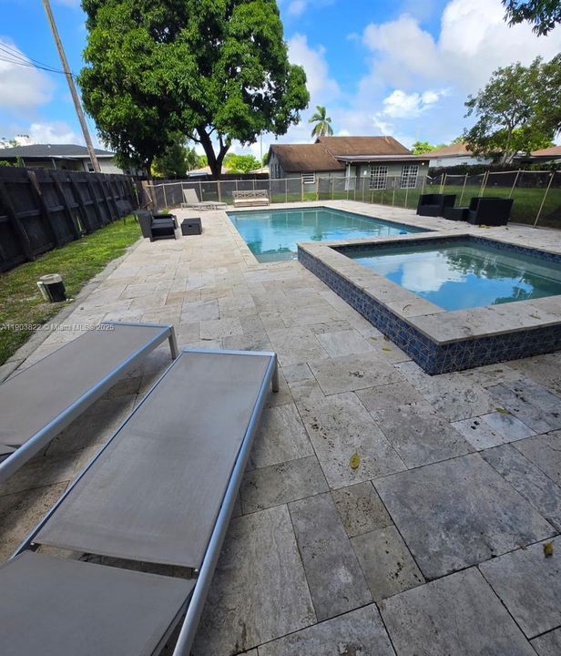 For Rent: $3,000 (2 beds, 1 baths, 1430 Square Feet)