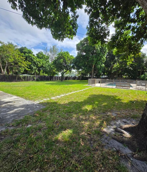 For Rent: $3,000 (2 beds, 1 baths, 1430 Square Feet)