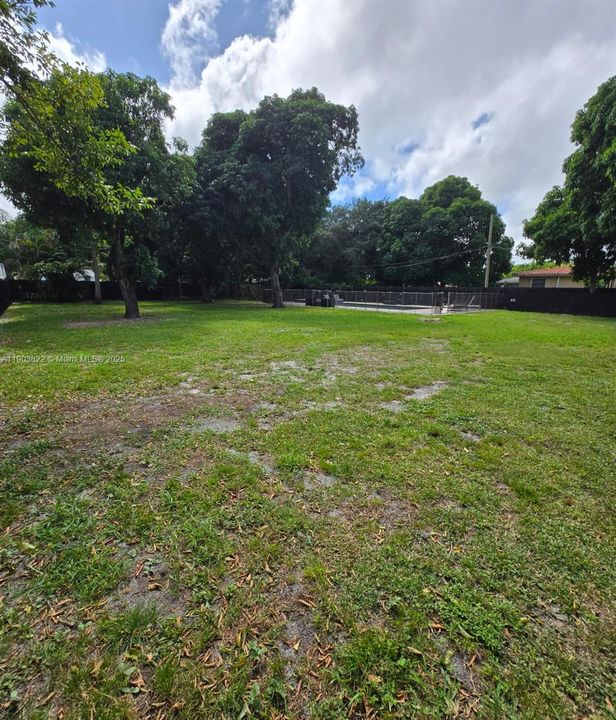 For Rent: $3,000 (2 beds, 1 baths, 1430 Square Feet)