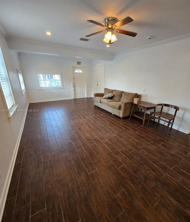 For Rent: $3,000 (2 beds, 1 baths, 1430 Square Feet)