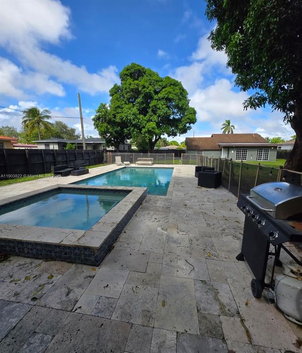 For Rent: $3,000 (2 beds, 1 baths, 1430 Square Feet)