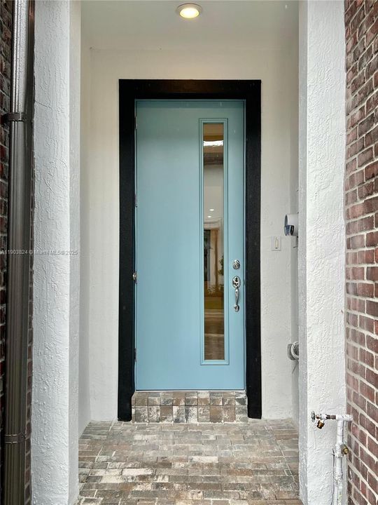 Под контрактом: $3,999 (3 спален, 2 ванн, 1876 Квадратных фут)