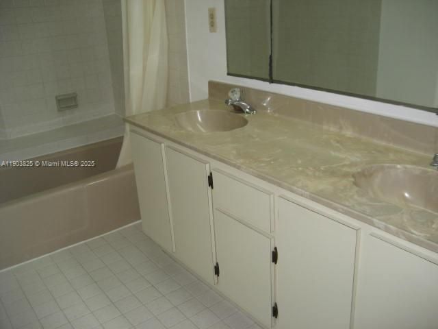 Недавно арендовано: $2,900 (3 спален, 2 ванн, 1557 Квадратных фут)