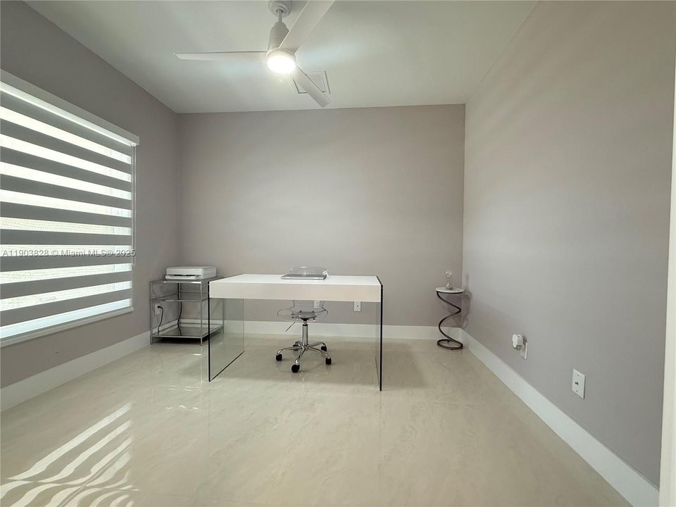 В аренду: $4,500 (5 спален, 3 ванн, 0 Квадратных фут)