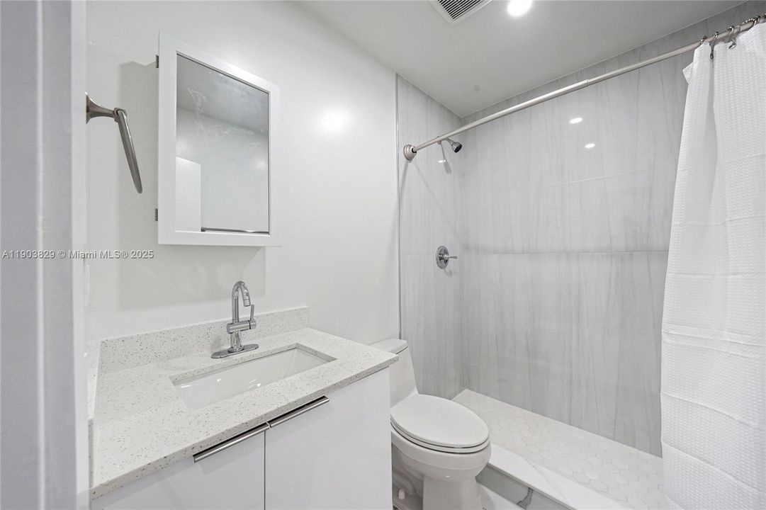 For Rent: $3,350 (3 beds, 2 baths, 1963 Square Feet)