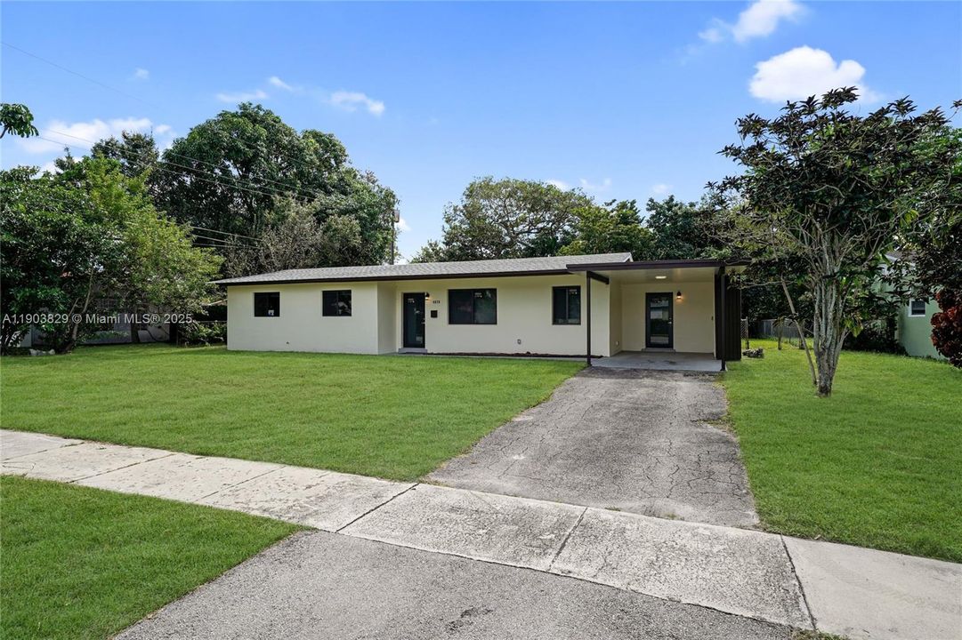 For Rent: $3,350 (3 beds, 2 baths, 1963 Square Feet)