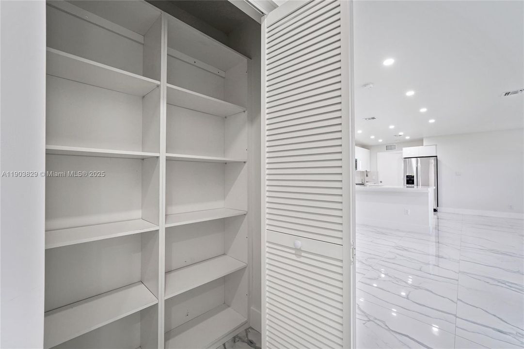 For Rent: $3,350 (3 beds, 2 baths, 1963 Square Feet)