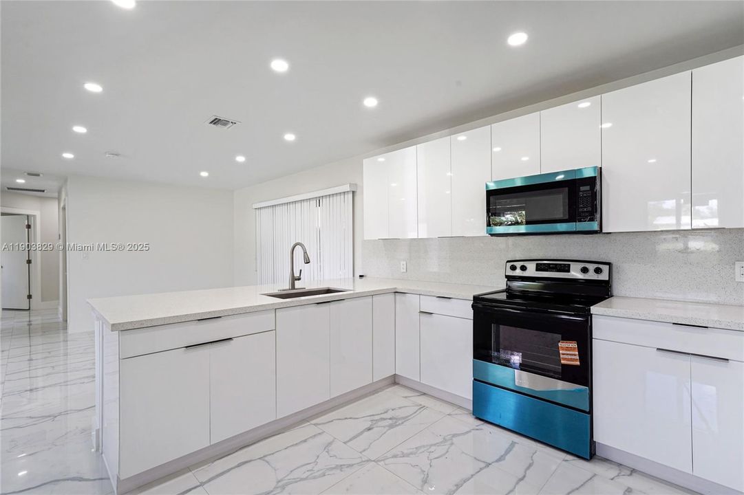 For Rent: $3,350 (3 beds, 2 baths, 1963 Square Feet)