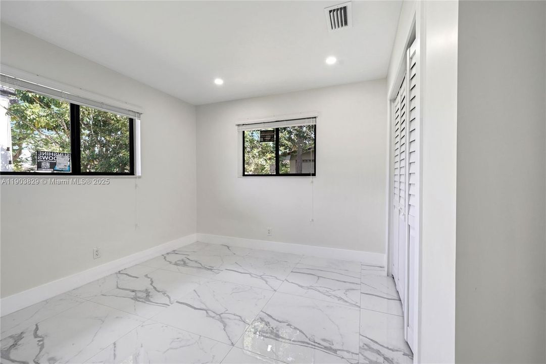 For Rent: $3,350 (3 beds, 2 baths, 1963 Square Feet)