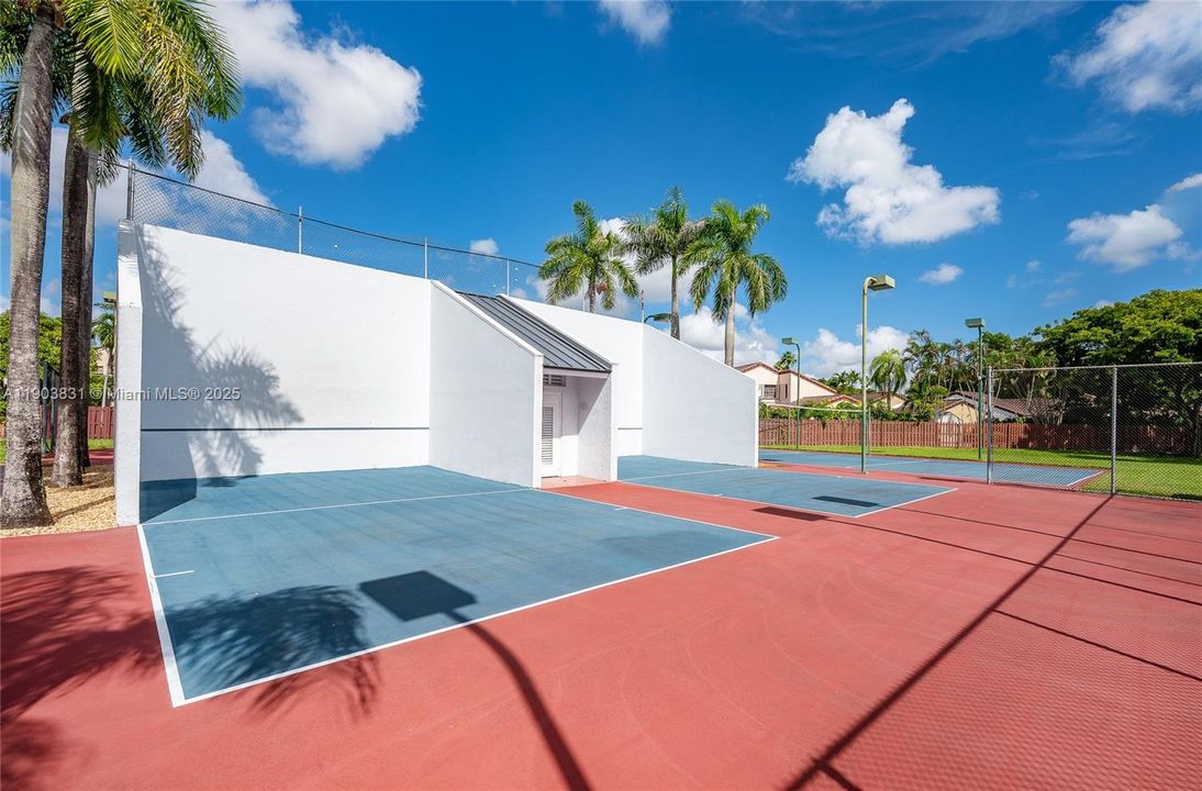 Community Racket Ball