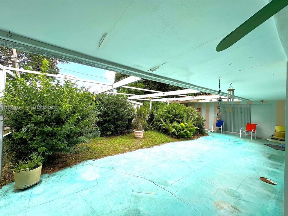 Active With Contract: $465,000 (3 beds, 2 baths, 1214 Square Feet)