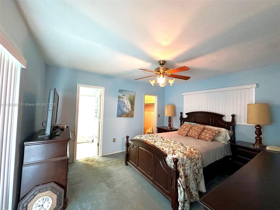 Active With Contract: $465,000 (3 beds, 2 baths, 1214 Square Feet)