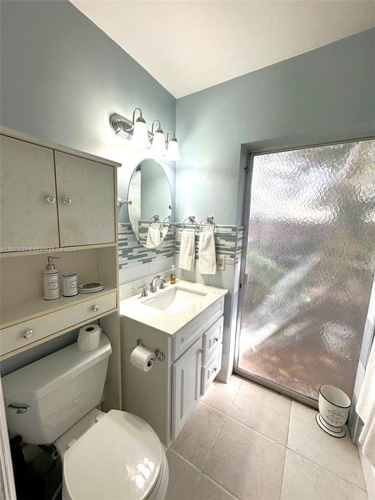 Active With Contract: $465,000 (3 beds, 2 baths, 1214 Square Feet)