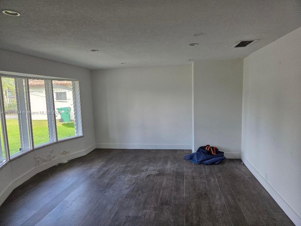 En Renta: $10,500 (5 camas, 2 baños, 1888 Pies cuadrados)