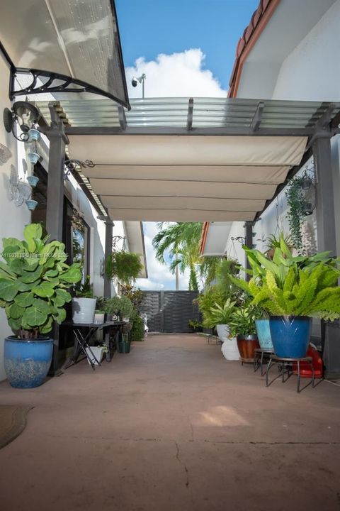 For Sale: $764,999 (4 beds, 2 baths, 1743 Square Feet)