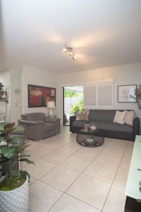 For Sale: $764,999 (4 beds, 2 baths, 1743 Square Feet)