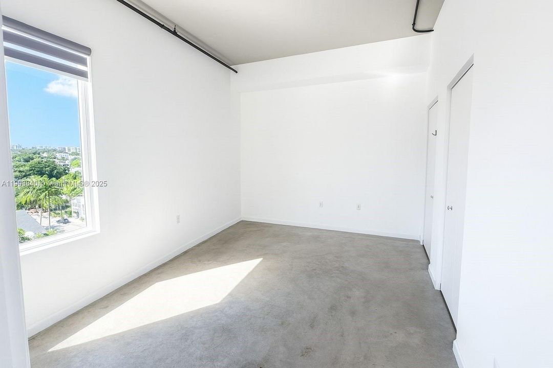 Active With Contract: $2,775 (2 beds, 2 baths, 1010 Square Feet)