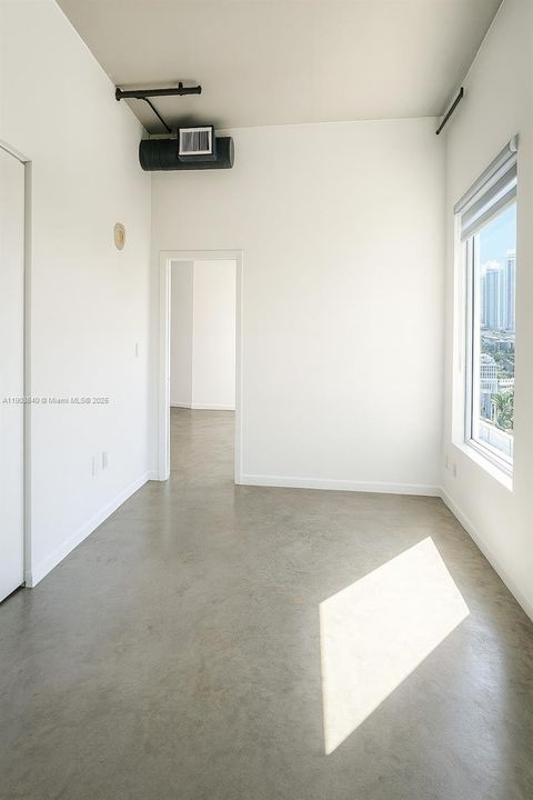 Active With Contract: $2,775 (2 beds, 2 baths, 1010 Square Feet)