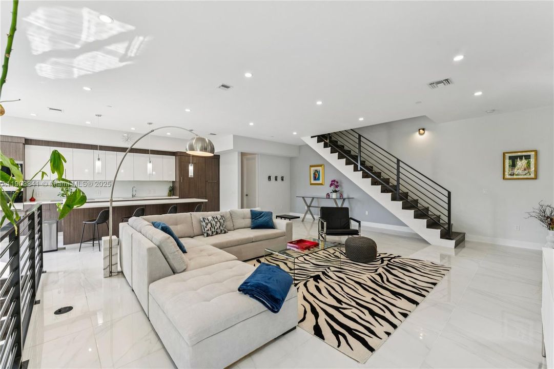 For Sale: $965,000 (3 beds, 2 baths, 1976 Square Feet)