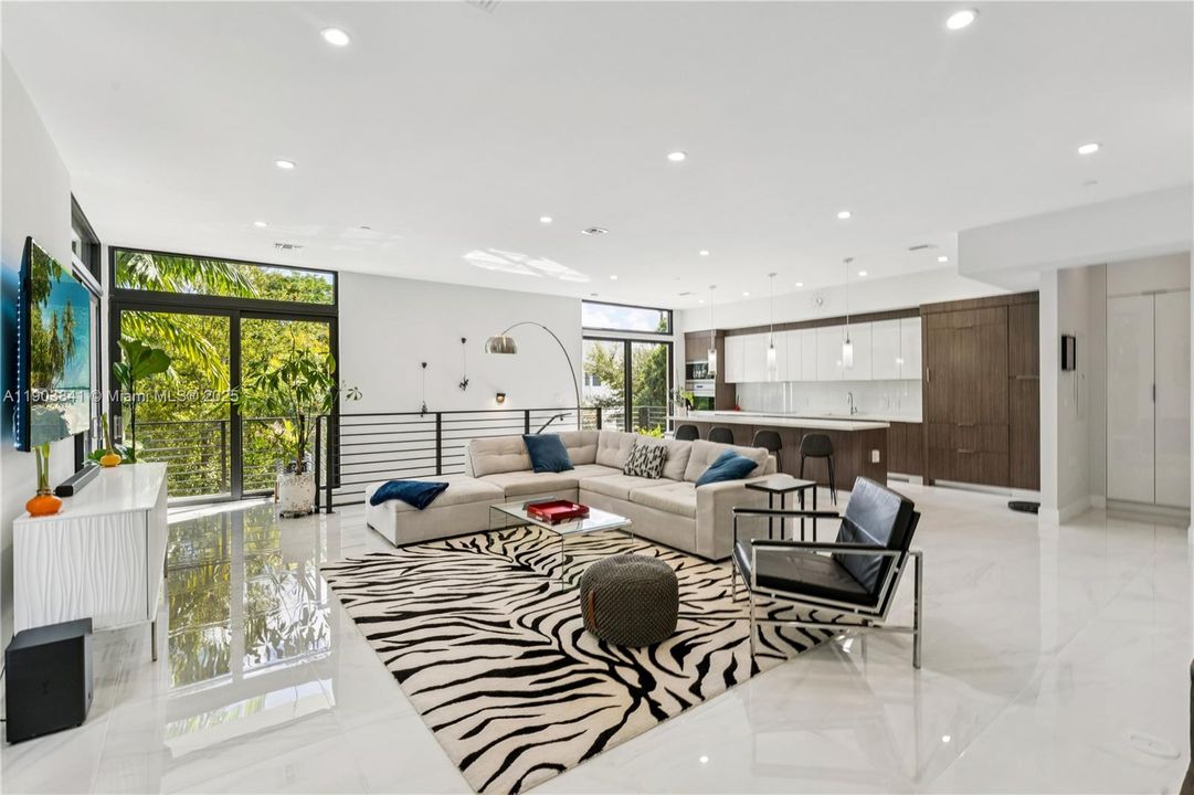 For Sale: $965,000 (3 beds, 2 baths, 1976 Square Feet)