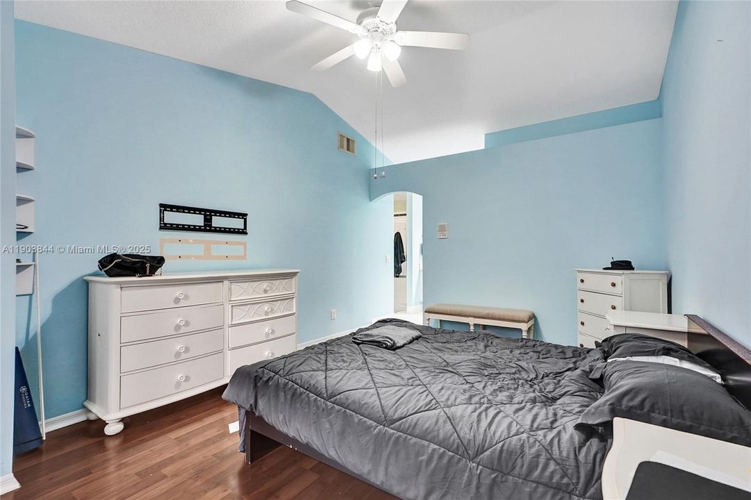 For Sale: $775,000 (3 beds, 2 baths, 2069 Square Feet)