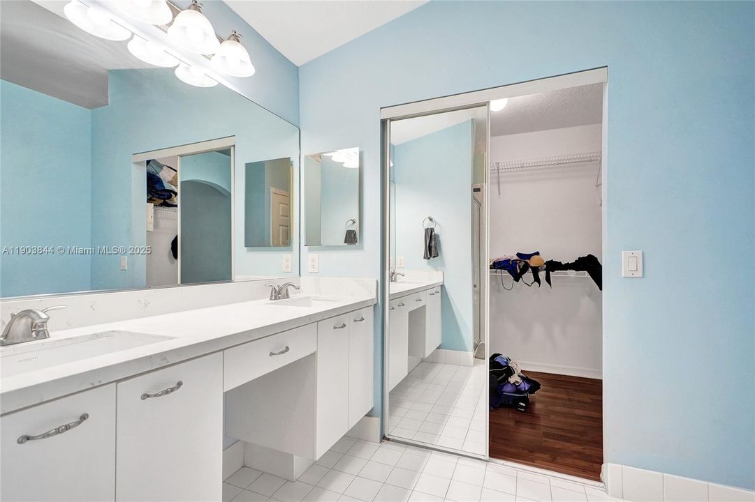 For Sale: $775,000 (3 beds, 2 baths, 2069 Square Feet)