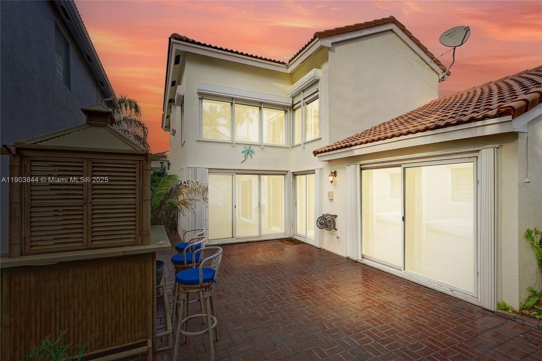 For Sale: $775,000 (3 beds, 2 baths, 2069 Square Feet)