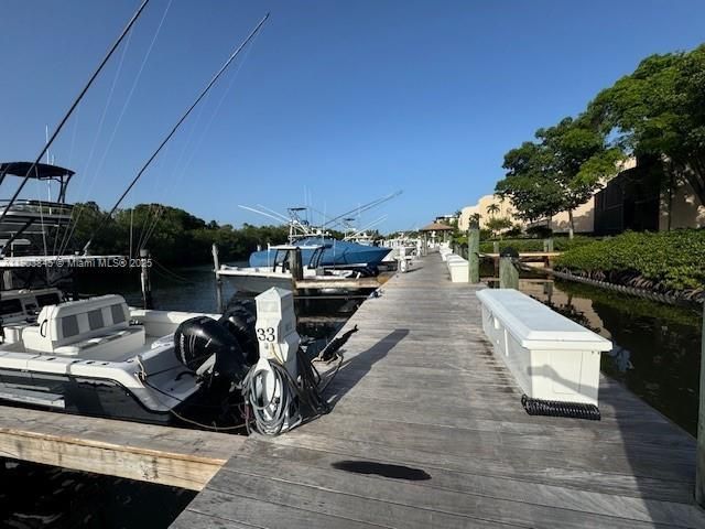 待售: $2,100 (0.01 acres)